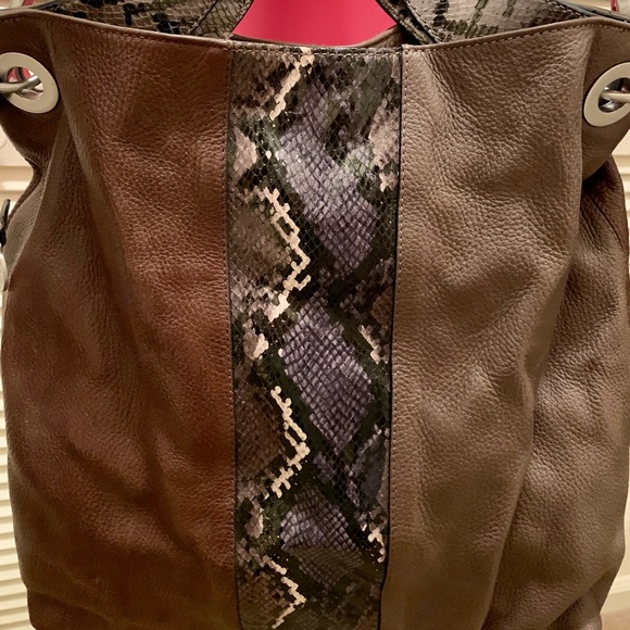 BCBG MAXAZRIA Brown and snakeprint 2way bag - Picture 4 of 7